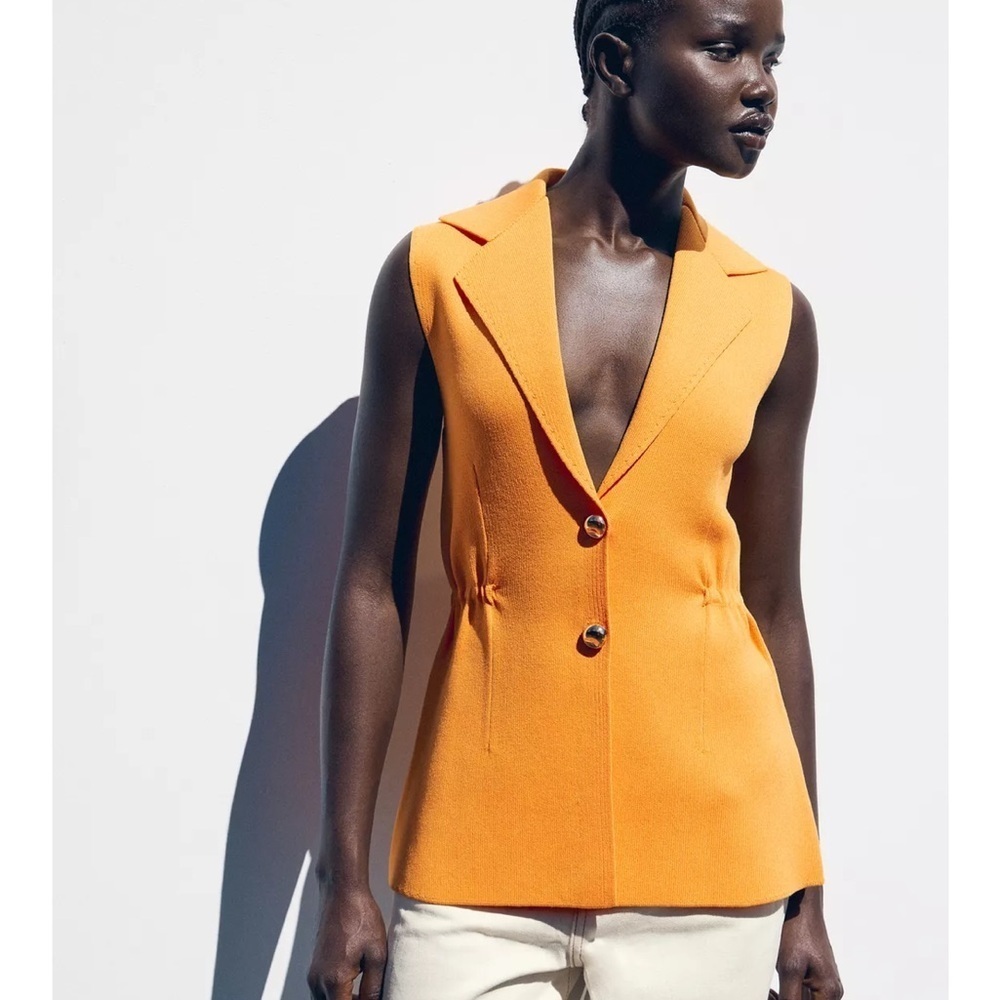 NEW ZARA KNIT VEST SIZE S 
🚨NO DISCOUNT ON THIS VEST